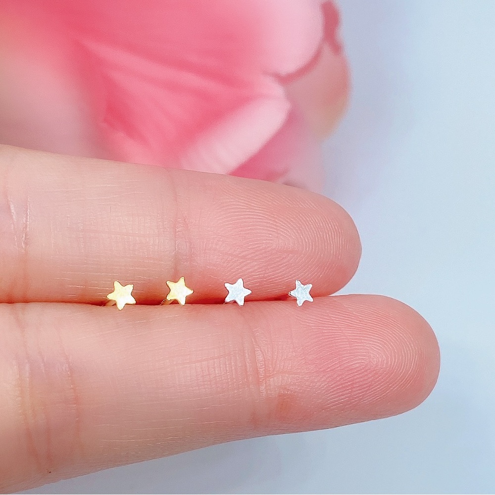 Two silver and gold star studs earrings -SS003 stars